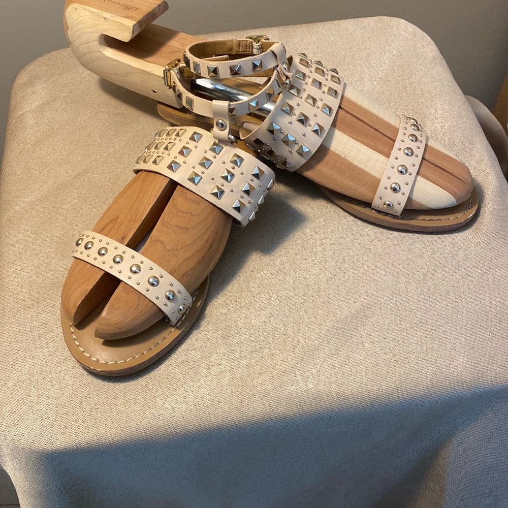 Sandals by Arturo Chiang. Leather and beautiful cream colored ankle strap